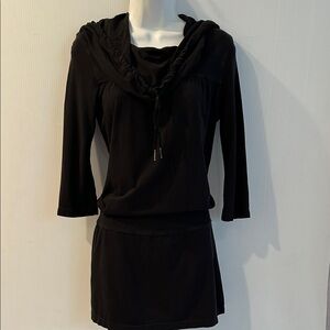 Lululemon black hooded dress/Tunic/Top
Size 4